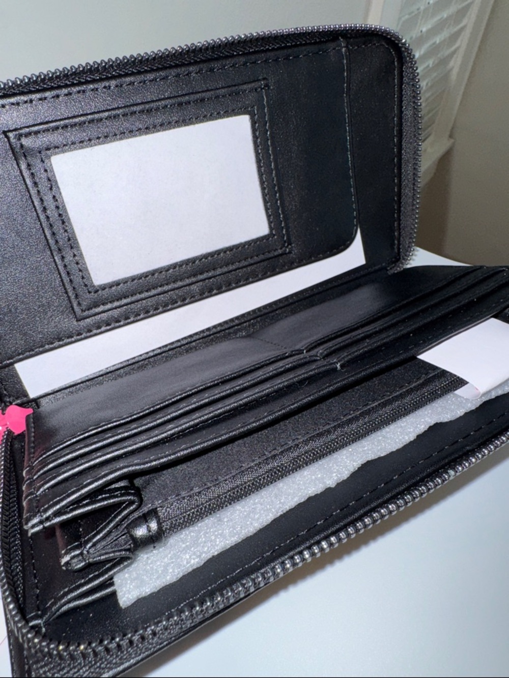 Betsey Johnson Zip Wallet Wristlet Multicolored Hearts - Picture 3 of 4